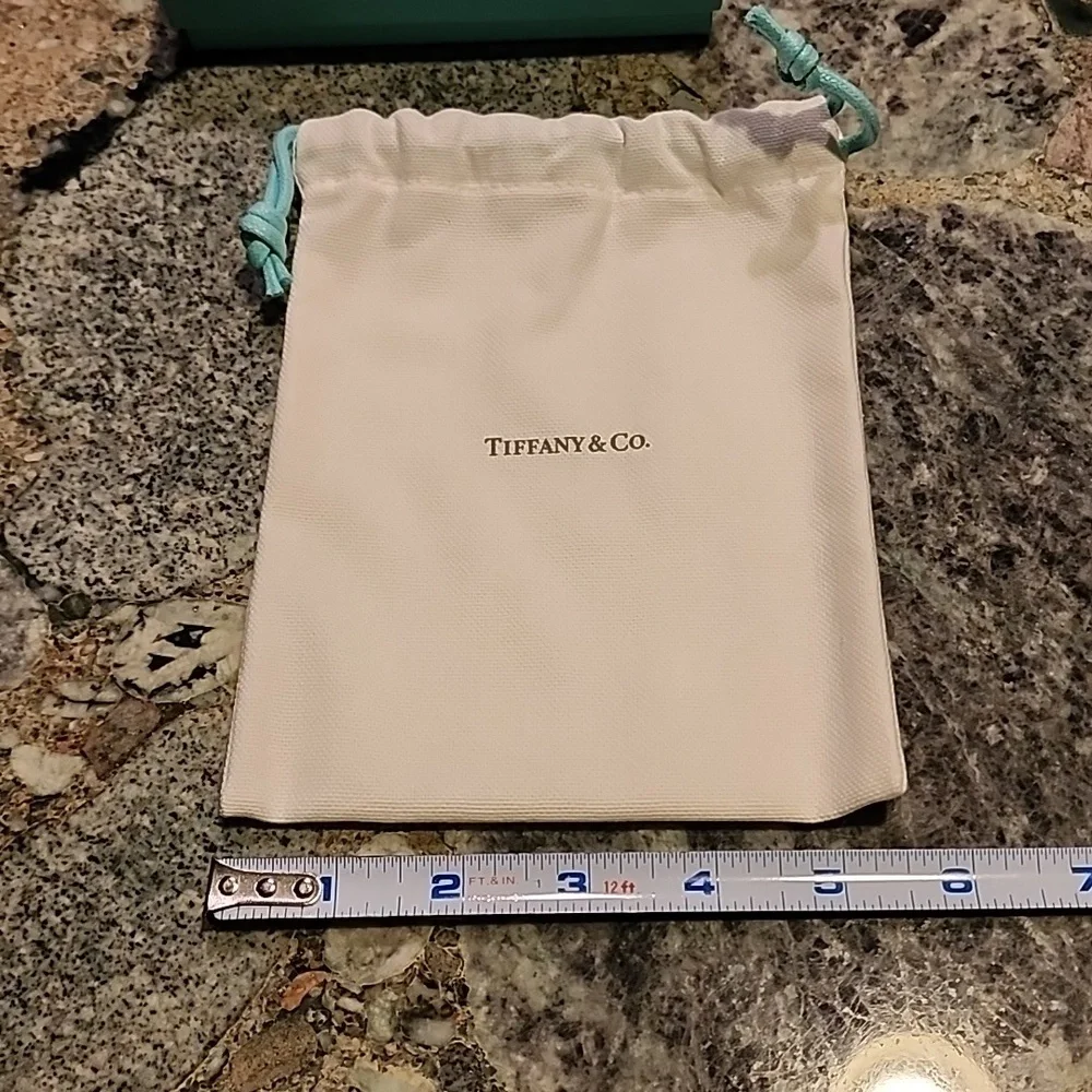 Empty Tiffany & Co. BOX - Picture 4 of 6